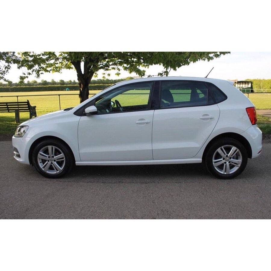 
								VOLKSWAGEN POLO full									